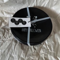 Rae Dunn Small Plate Set