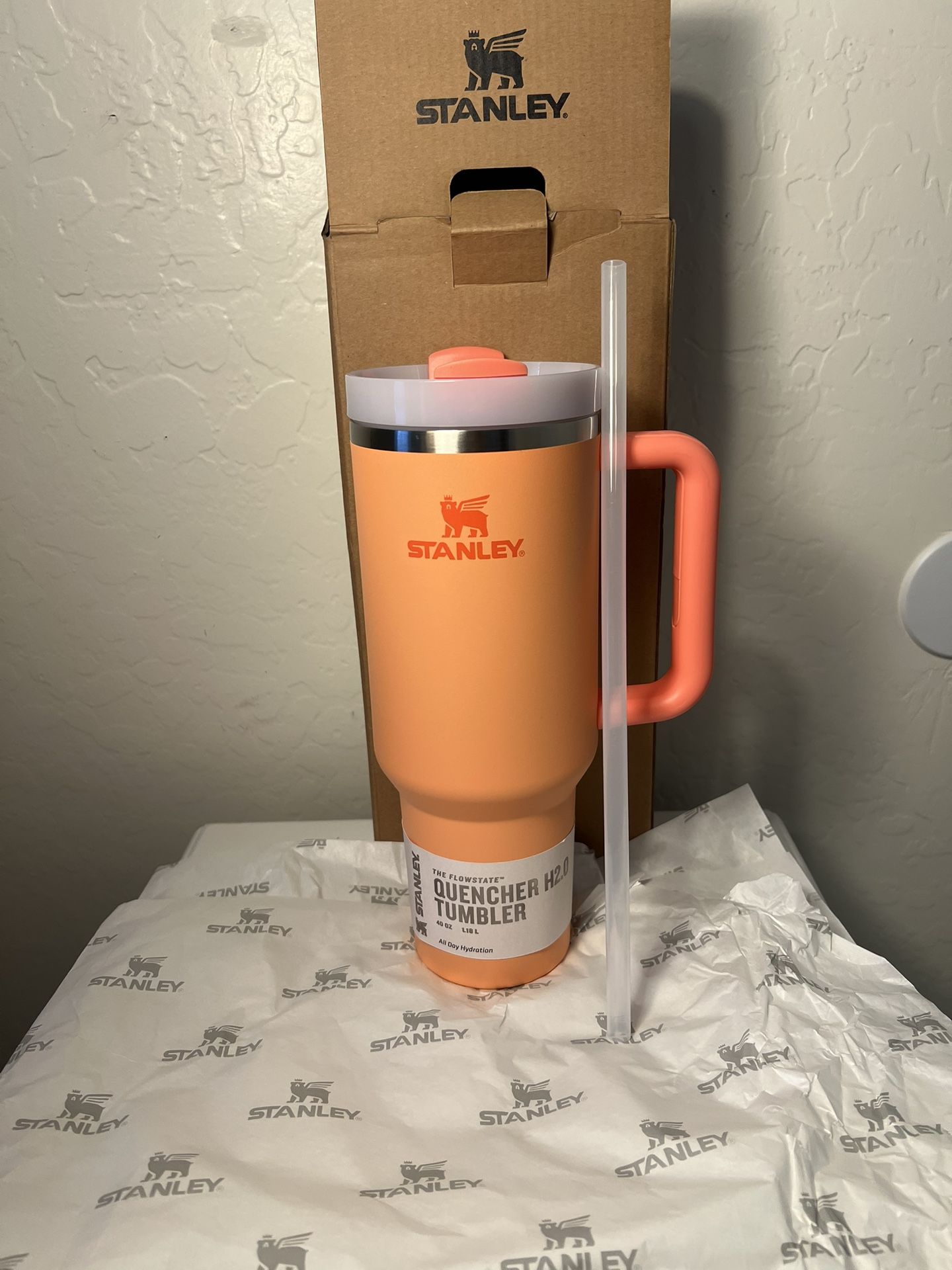 Tangerine Stanley 😳new In Box 40 0z !!!!!