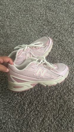 New Balance 740 Pink and White Sneakers