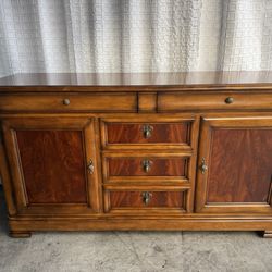 Solid Wood (DREXEL ) Furniture Buffet / Sideboard 