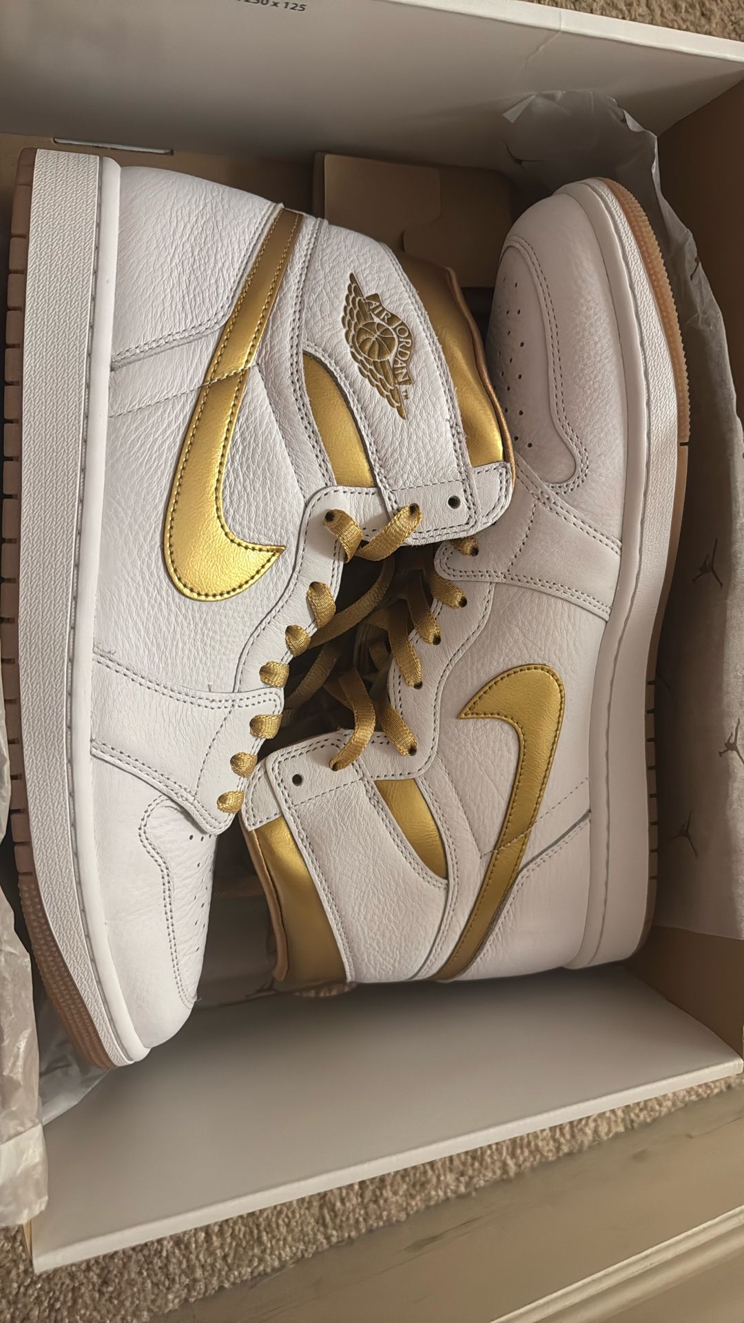 Nike Air Jordan 1 Retro High OG 'Metallic Gold'