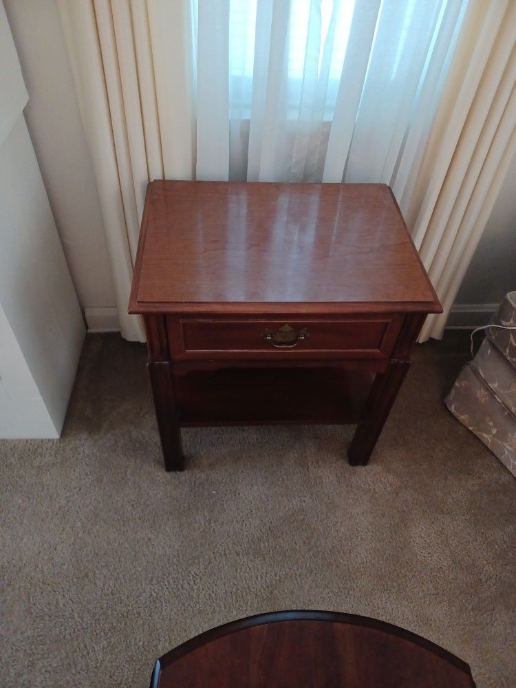 Nightstand/End Table