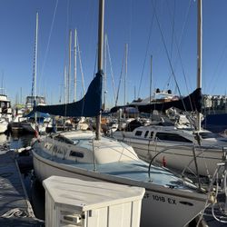 Catalina Sailboat 27’