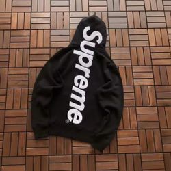 Supreme Hoodie