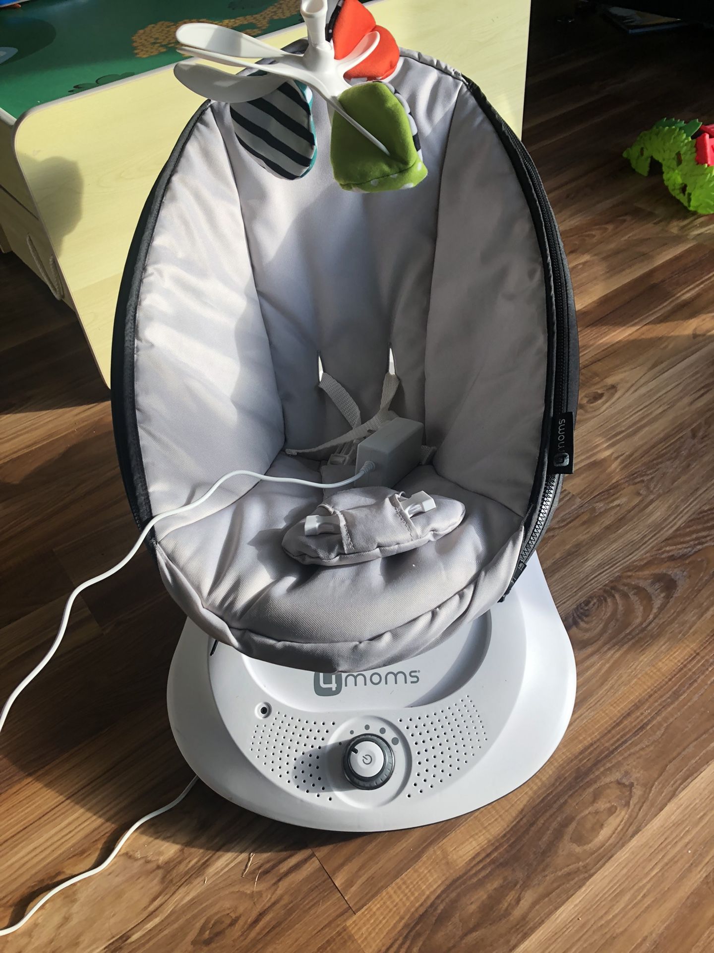 4Moms Mamaroo Baby Swing