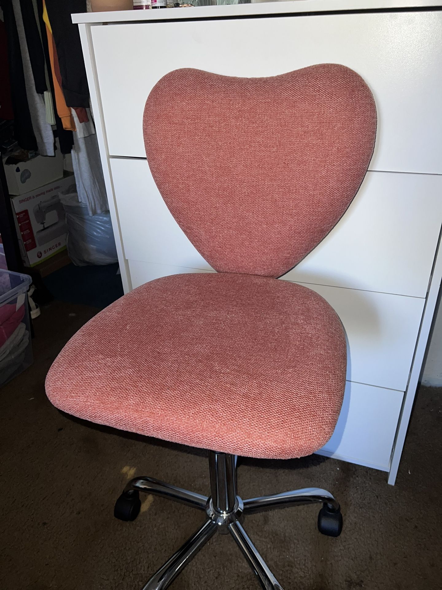 Heart Shaped Chair With Wheels