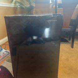 Insignia Mini Fridge 