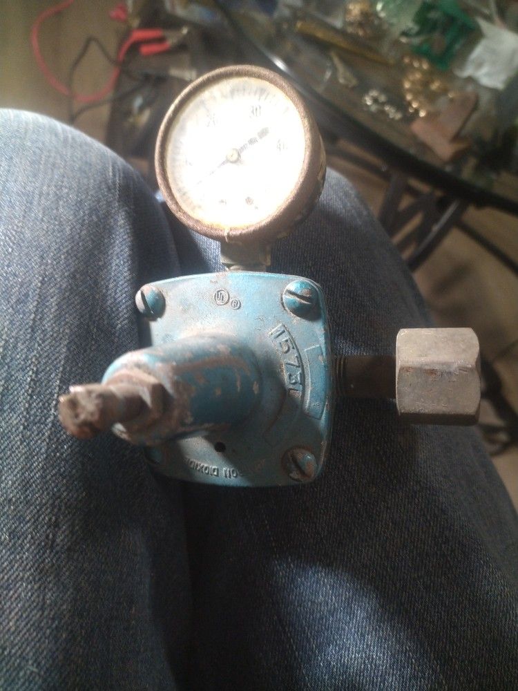 Vintage Beer dispensing regulator