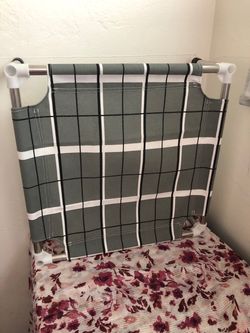 Elevated dog bed (for dogs until 20lbs)