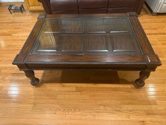 Cocktail table