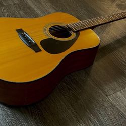 Yamaha Guitar 