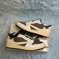 Jordan 1 Retro Low  Travis Scott Reverse Mochas Size 10.5 Mens