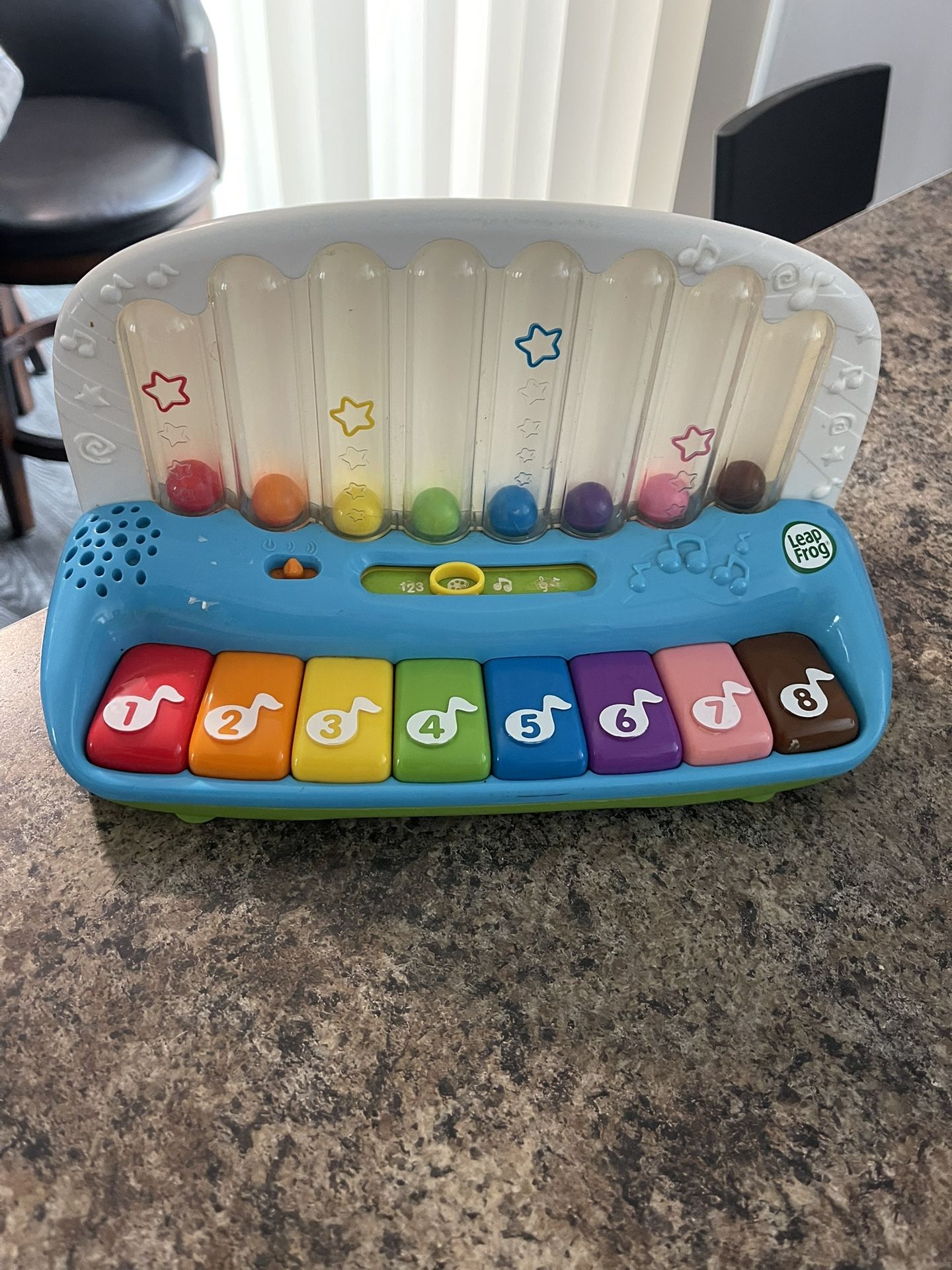 LeapFrog Poppin' Play Piano toy, educational. Colors, numbers and music