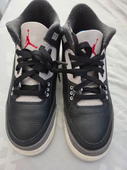Air Jordan 3 Retro OG "Rare Air" Boys size 5Y