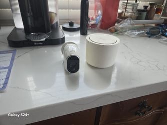 Arlo Camera With Base And Magnetic Mount