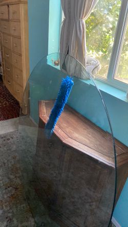 Round glass for a table