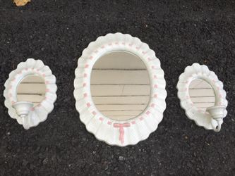 Mirror set with candle holder