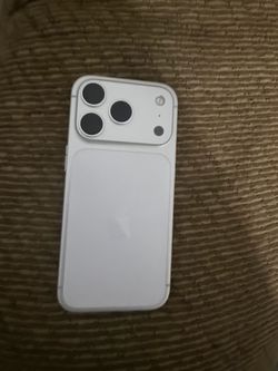 iphone 17 pro(not the max) like new conditions 🍎 original never repaired selling for parts device is iCloud 🔒 grade a/b $315 cash or best offer pick