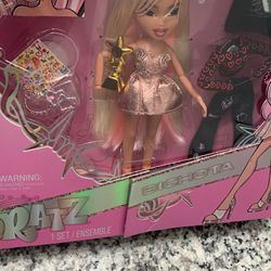 BRATZ X KAROL G BRATZ X KAROL G COLLECTOR