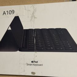 Brand New Unused Apple Smart Keyboard
