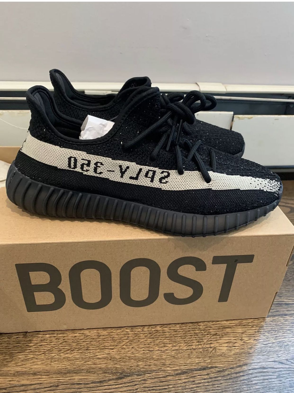 Yeezys Oreo Size 9 9.510