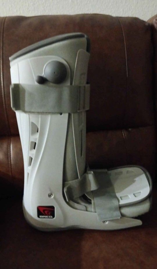BREG Orthopedic Medical Boot