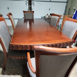 Dining Room Table And Chairs 