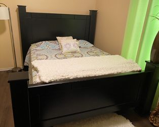 Queen Bed With dresser included Need Gone ASAP 