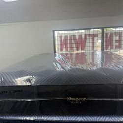 KING SIZE SIMMONS BEAUTYREST BLACK SERIES 2 (PLUSH) MATTRESS & BOX SPRINGS BED SET
