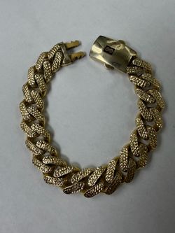 10K YELLOW GOLD CUBAN BRACELET , 9”