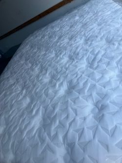 Queen size bed mattress king koil modern luxury medium euro top pillow Serta Sealy Stearns & foster Aireloom Kluft beautyrest black world class hybrid
