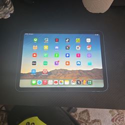 IPad 10th Gen WiFi/ Cellular 