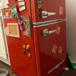 Mini Fridge 