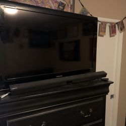 40 In  Samsung Tv + Roku + Samsung Sound Bar 