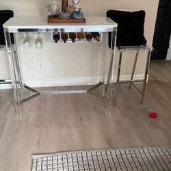 Acrylic High tip Bar Table And Stools