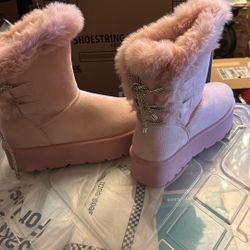Fashion Nova Boots Size 8