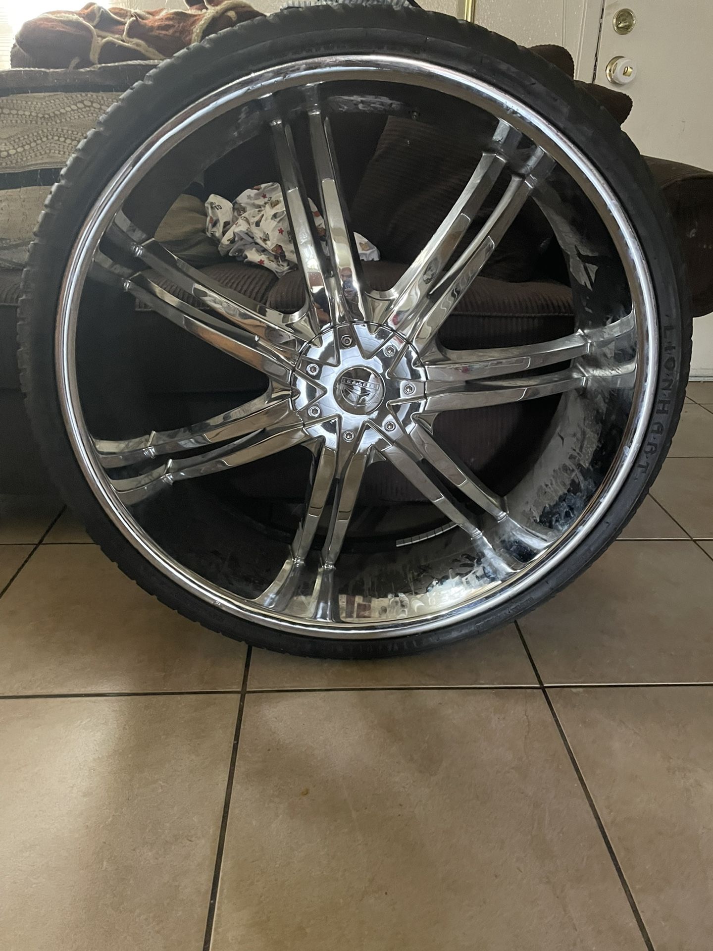 CHROME BENTGHI 28 Inch Rims And Tires