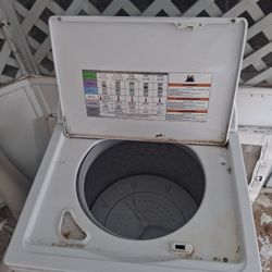 Whirlpool Deep Water Wash High Efficiency Agitator Small ( 3.5-cu ft ) Top-Load Washer ( White )