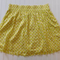 Old Navy Women’s Yellow  Skirt size L with Pockets!