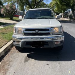 2000 Toyota 4Runner · SR5 Sport Utility 4D