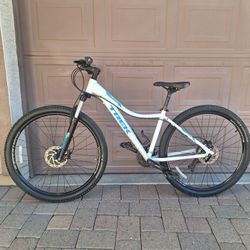 TREK SKYE S MOUNTAIN BIKE 29 ER LIKE NEW ( CHECK MY OTHER BIKES)