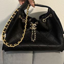 Chanel caviar purse