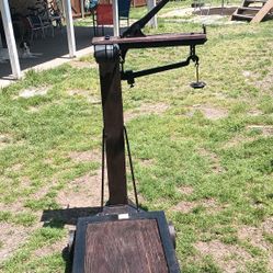 Antique Grain  & Feed Scale.  Come Get It   75 