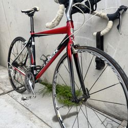 Trek 2.3 Road Bike (52) Cm