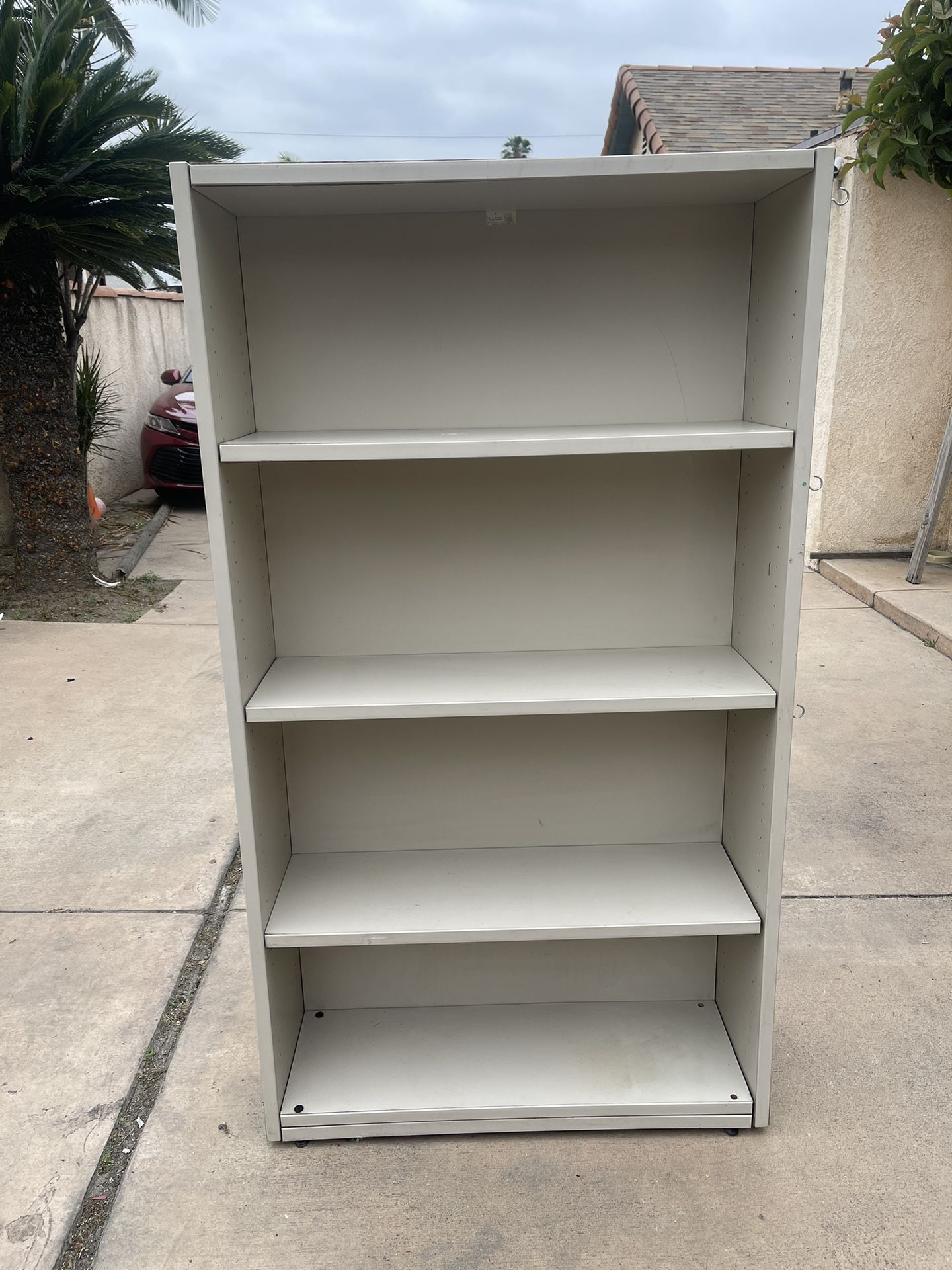 Shelves/ Estantes