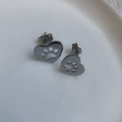 Heart with paw faux silver stud earrings