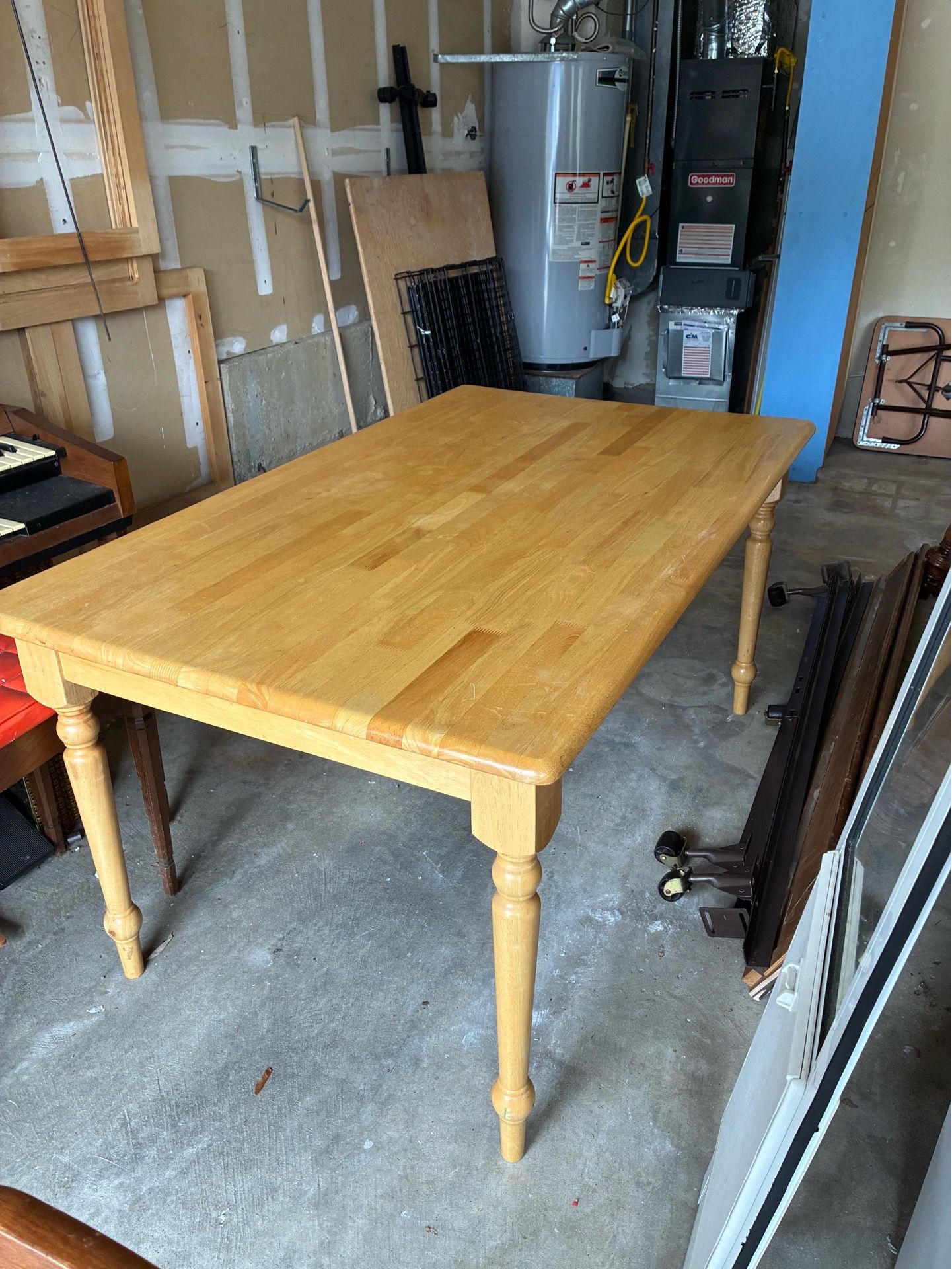 5ftx3ft wood table for Sale in Lynnwood, WA - OfferUp