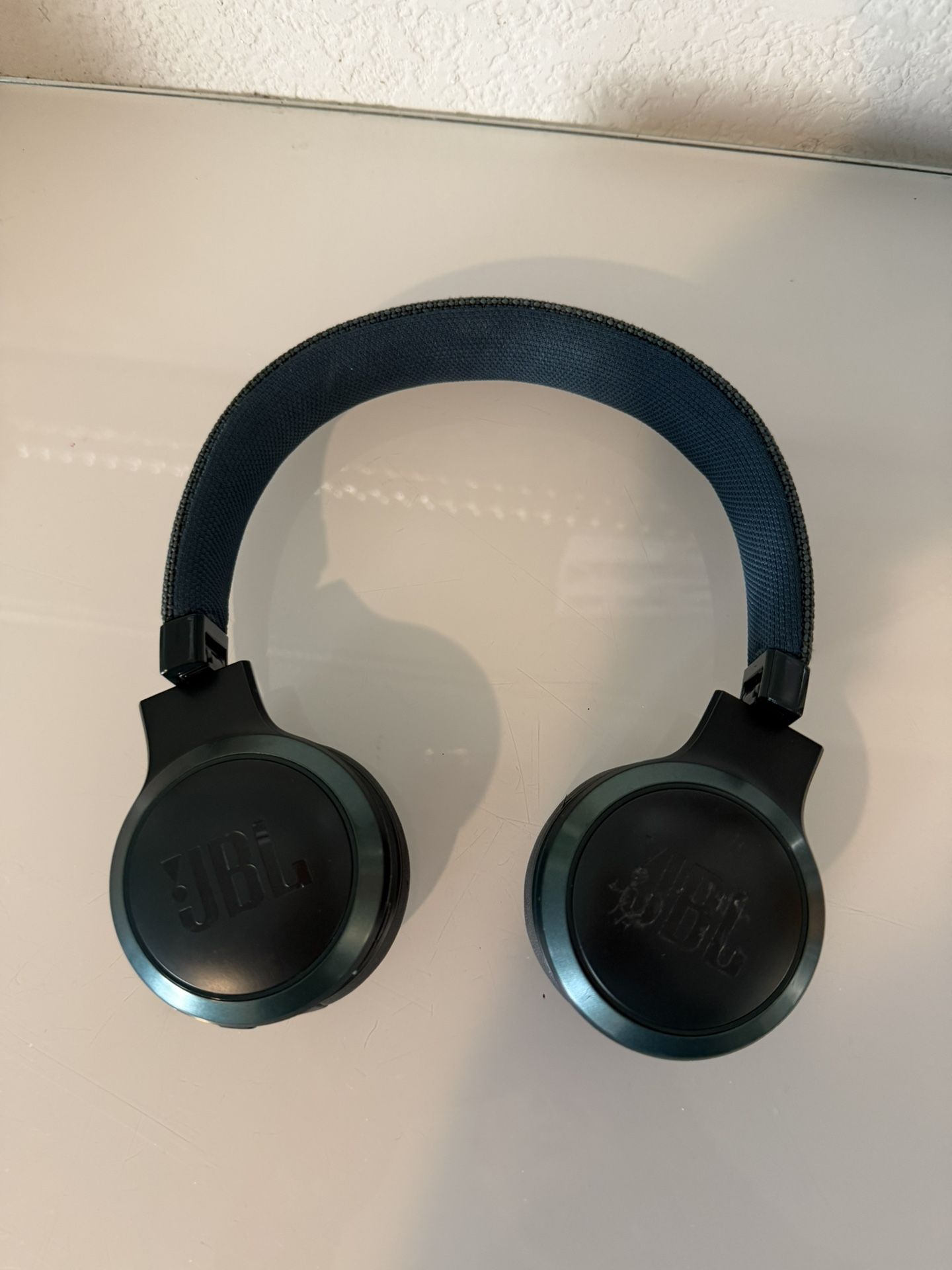Like New JBL Bluetooth Headphones - Can Meet Up Locally