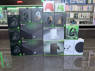 Xbox Series S & X (Bundles available) (Take It Home In Payments/ llévatelo a casa en pagos) only $10 down