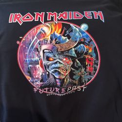 iron maiden t shirt - new - size M